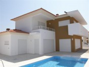 Detached 4 bedroom villa near beautiful Silver Coast beaches