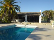 Farm with 11.000 sqm of land and 2 houses