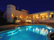 Spectacular Villa located in the golden triangle