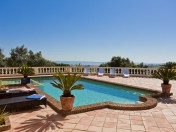 4 Bed Single Storey Style Villa With Sea Views