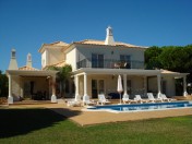 Stunning 5 bedroom villa just 900 metres to the beach