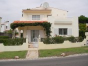 Charming 3 bed villa with large plot vilamoura