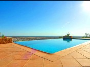 Stunning 4 bedroom Villa with Spectacular Views 