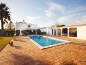 Charming 4 bedroom Villa with swimming pool and nice garden