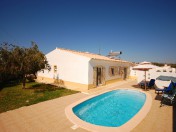 Charming 3 bedroom Villa with garage and swimming pool