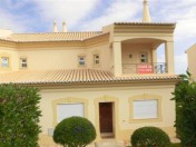 3 Bedroom house with beautiful swimming pool in Santa Maria