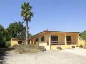 2 Bedroom house on a huge plot in Sao Joao das Lampas