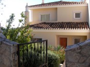 3 bed end terrace with excellent sea views