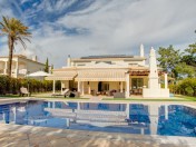AN IMPOSING VILLA IN A GOLF RESORT