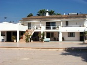 4 Bedroom villa with lovely sea views 