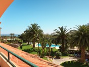 Excellent 2 Bedroom Apartment  - Superb Sea Views and Garden